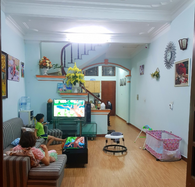 Cho thuê nhà Nguyễn Xiển, 63mx 3T, nhà đẹp, làm văn phòng, nhà ở