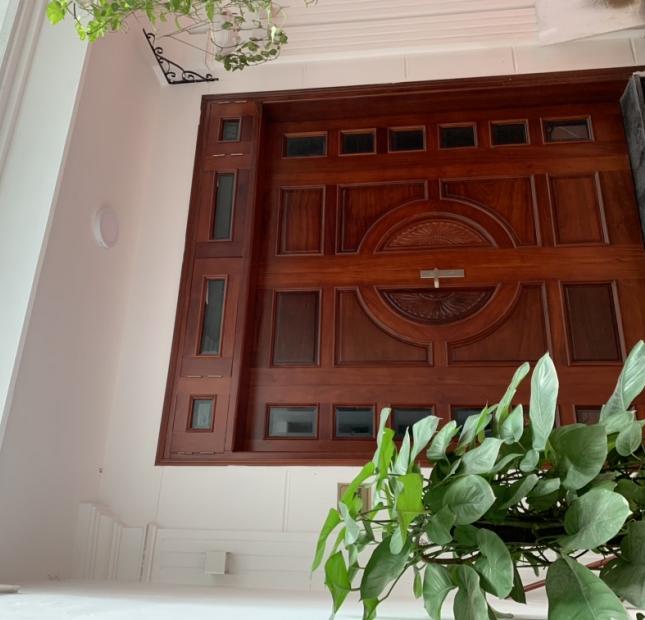 Bán nhà Vũ Tông Phan 35m x 5 tầng,ba bước chân ra phố, 3.3 tỷ