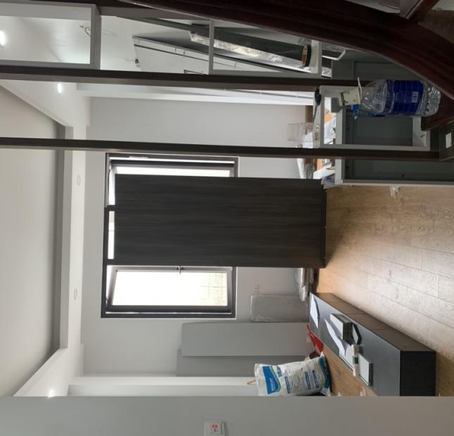 Bán nhà Vũ Tông Phan 35m x 5 tầng,ba bước chân ra phố, 3.3 tỷ