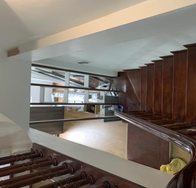 Bán nhà Vũ Tông Phan 35m x 5 tầng,ba bước chân ra phố, 3.3 tỷ