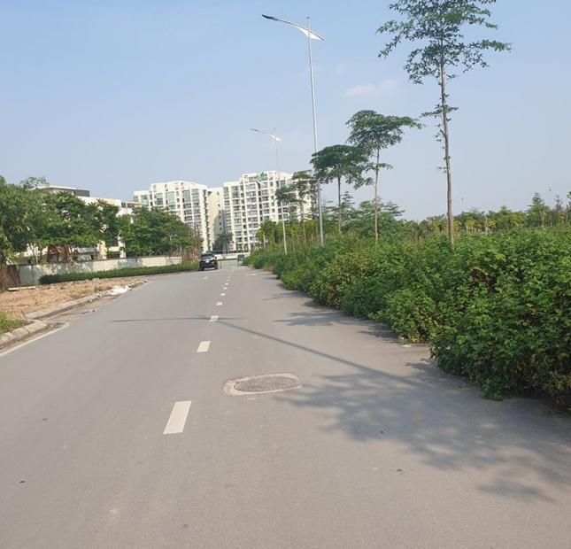 Đất Phố Trạm 60m2 ô tô vào tận nhà Long Biên, HN
