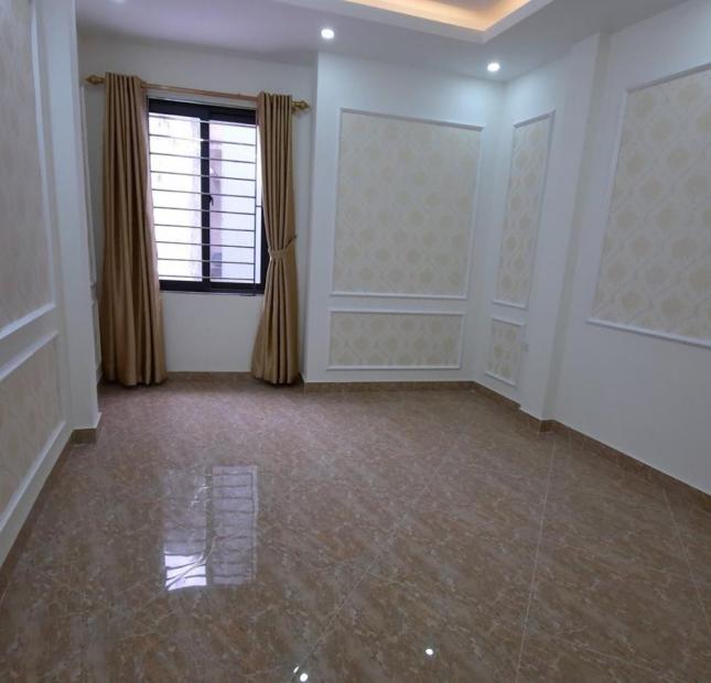 *Nhà ngay mặt đường, 52m2x 5tầng mà chưa đến 3 tỷ ?  Bán nhà phố Trương Định Hai Bà Trưng.