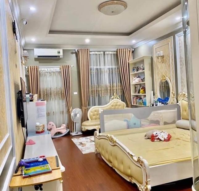 Nhà Đống Đa 5T Thang Máy, Gara, Tặng Nội Thất 4tỷ, 13.8tỷ
