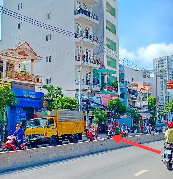 Bán căn hộ dịch vụ mặt tiền đường Huỳnh Tấn Phát quận 7. 