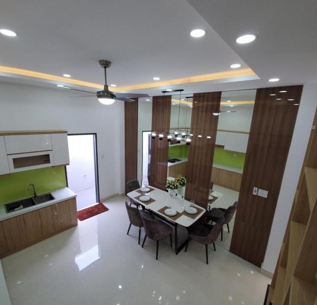 Bán nhà 1 trệt 4 lầu Thạnh Lộc -Hà Huy Giáp sổ hồng 