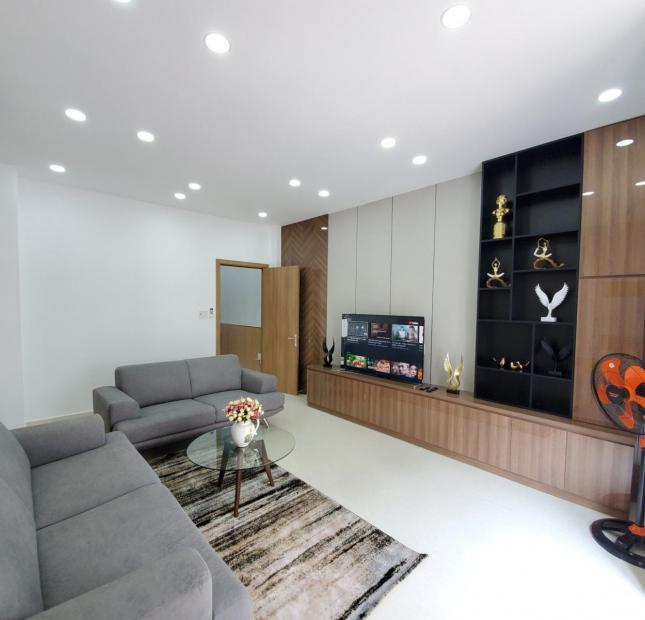 Bán nhà 1 trệt 4 lầu Thạnh Lộc -Hà Huy Giáp sổ hồng 