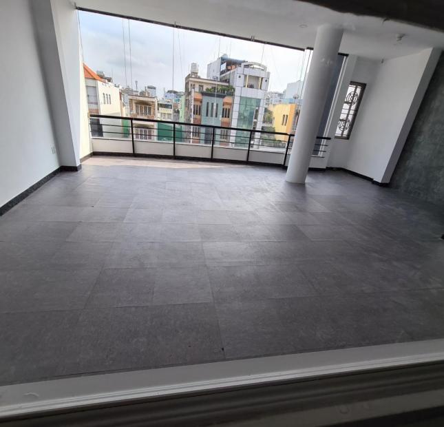 Chính chủ cần tiền gấp bán rẻ nhà CMT8 Q.3 cho thuê 90tr/tháng DT 5x18m giá 18 tỷ LH 0909746977