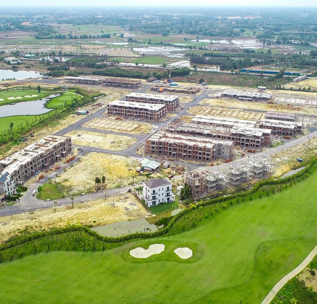 Dự án West Lakes Golf & Villas nằm giữa lòng sân golf đẳng cấp