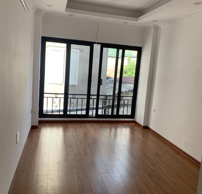 Bán nhà Bạch Đằng mới tinh xây 5T x 32m 3 tỷ. Chỉ việc xách vali về ở