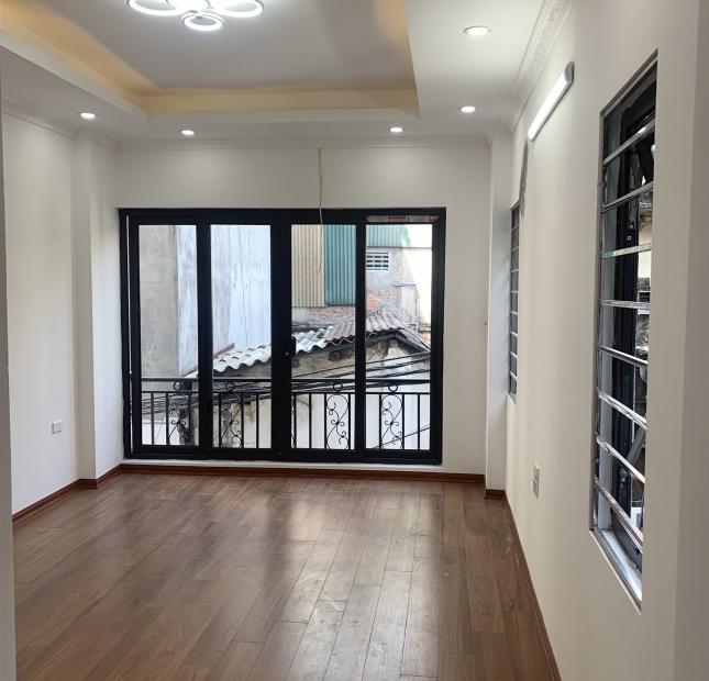 Bán gấp nhà Trần Đại Nghĩa 50m 5T 2.45 tỷ. Ở luôn 0376812345