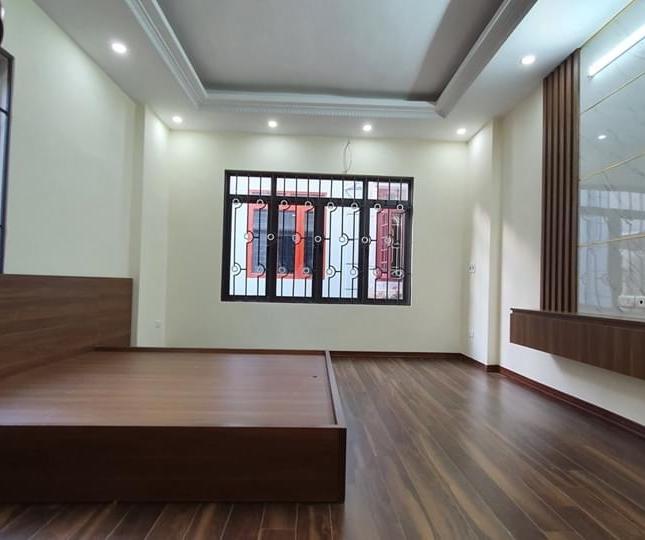 Bán nhà Kim Ngưu trung tâm HBT, lô góc, ở luôn 30m x 5T 3.5 tỷ