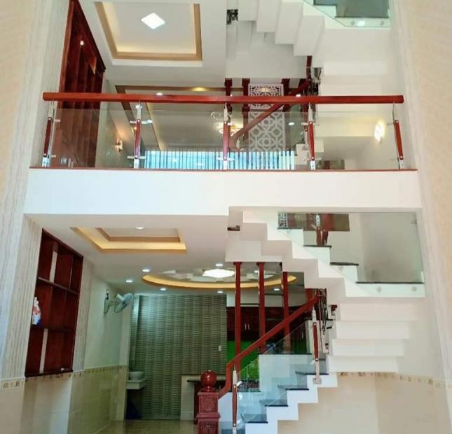 Nhà mới 5 tầng kiên cố mua về ở ngay, đường Nguyễn Văn Đậu, giá 6,8 tỷ.