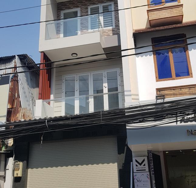 Bán nhà mặt tiền Trần Quý, , Q. 11 khu Chợ Thiếc, Dt 4.2*21m, trệt 3 lầu. Giá: 20 tỷ TL