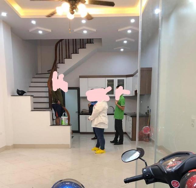 Bán Gấp, nhà phố Vũ Tông Phan – Thanh Xuân 35m2 x 5 tầng, giá chỉ 2.8 tỷ. Có TL