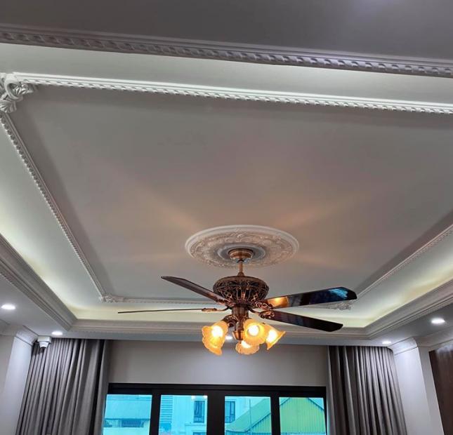 Bán nhà lô góc mặt phố Đặng Trùy Trâm, Cầu Giấy, 101m2 x 6 tầng, giá 21,3 tỷ