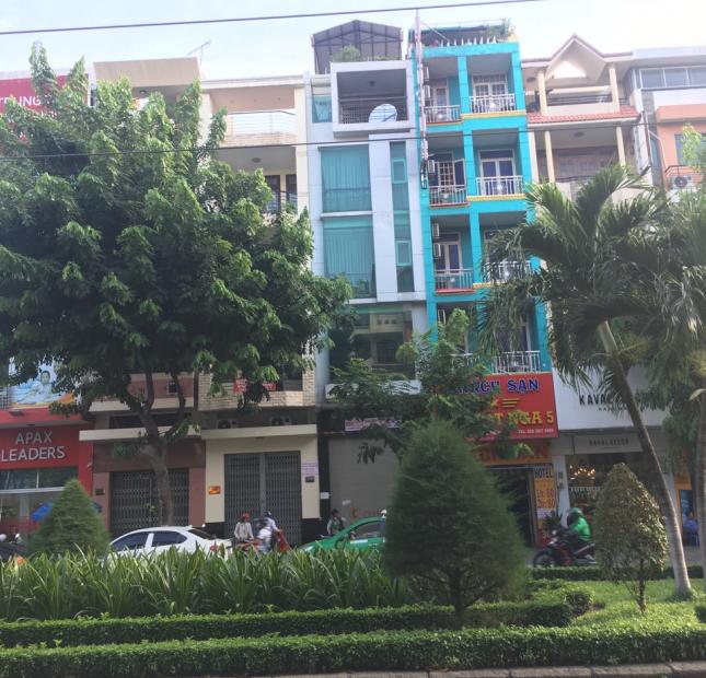 bán khách sạn phường bến thành quận 1 dt 8x20m thu nhập 637 triệu/tháng