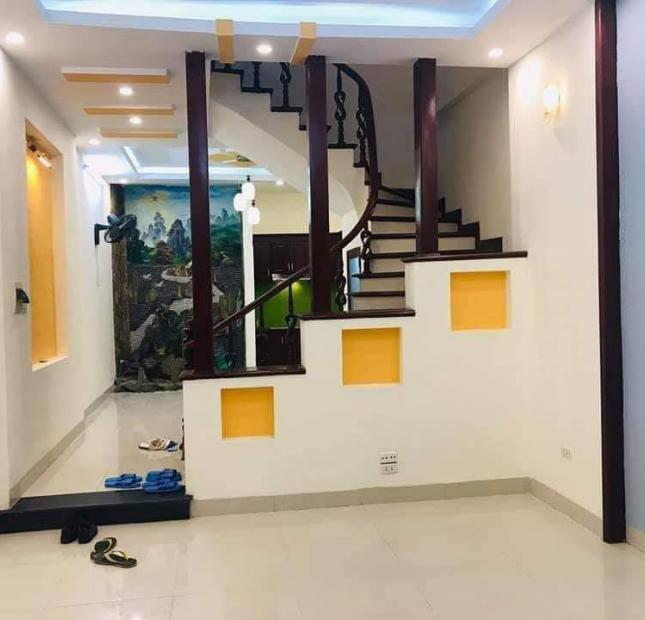 Bán Nhà Gần Trung Tâm , Phố Bạch Mai – Hai Bà Trưng , 40m2 x 5 tầng chỉ 3 tỷ. Có TL