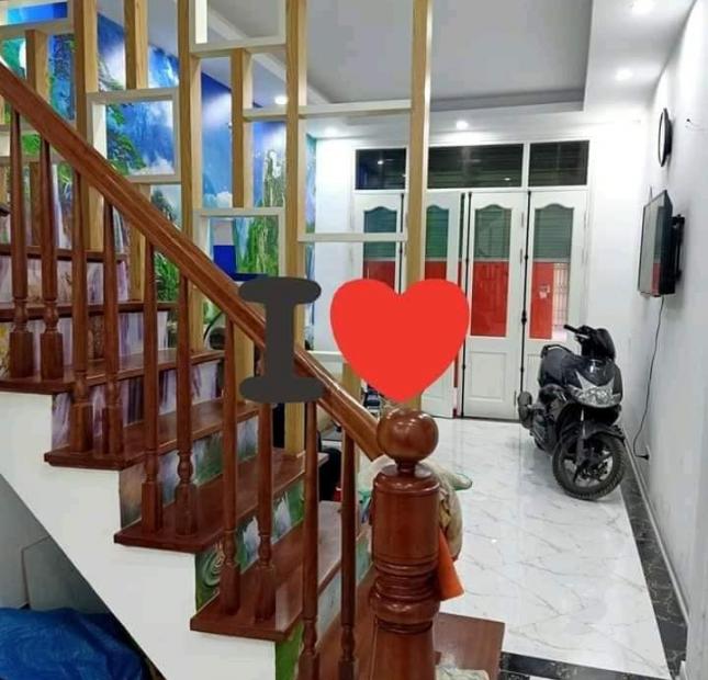 Bán nhà riêng Tôn Thất Tùng – Đống Đa 34m2 x5t gần trung tâm đầy đủ  tiện ích nhỉnh 3 tỷ.