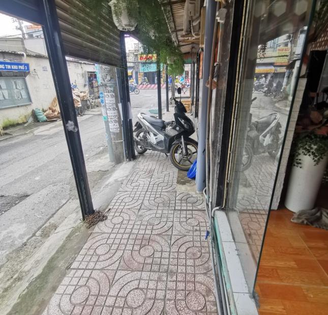 Cần bán nhà (5.4 x 25m)  Hai mặt tiền đường Huỳnh Tấn Phát,Tân Phú, Quận 7