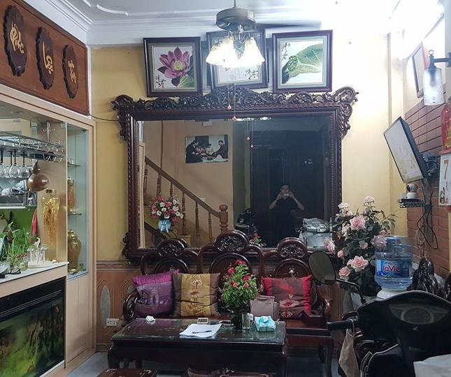  Duy nhất nhà Nguyễn Trãi 30m2 x4T gần phố, ngõ 3 gác nhà đẹp, lô góc nhỉnh 2 tỷ 