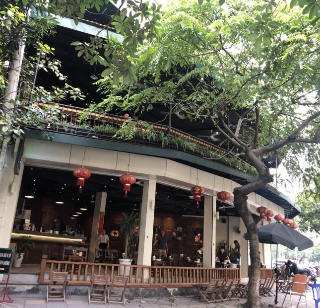 Cho thuê MBKD lô góc làm cafe tại phố Trần Thái Tông, 12m MT, giá thuê 20tr/tháng. LH 0966860461