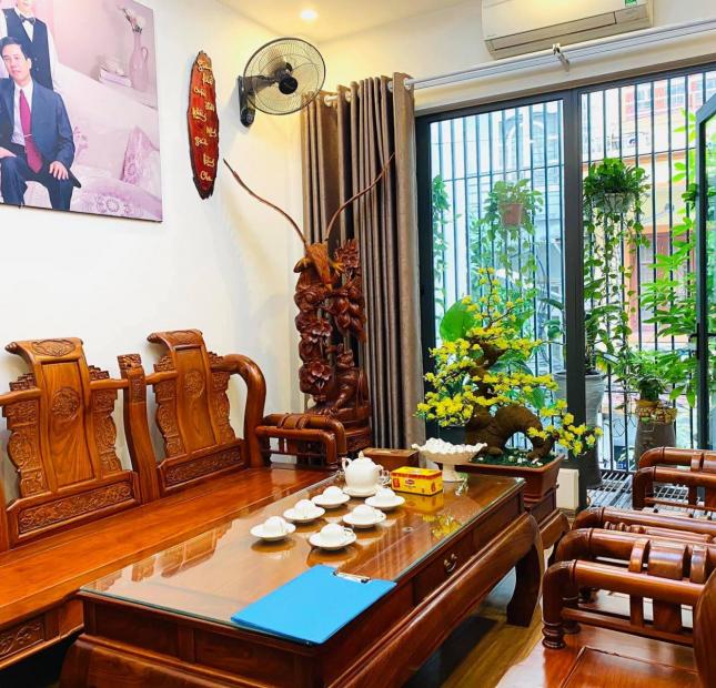 Bán nhà Hào Nam 70m2 mt 4.5m vỉa hè kinh doanh nhỉnh 15 tỷ 0983458219