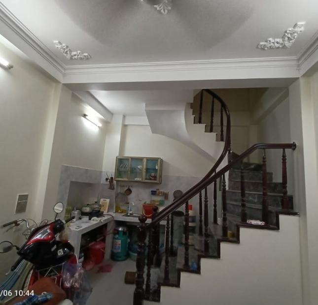                     Đại Từ nhà đẹp, vị trí đẹp 4 tầng 1 tỷ 4