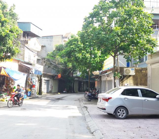 Bán cấp 4 Tân Mai 120m2 mt7.5m vỉa hè lô góc kinh doanh 16 tỷ 0983458219