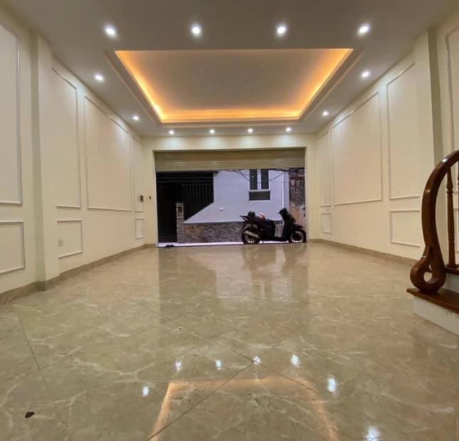 Bán nhà Kim Đồng ôtô vào nhà,DT 39m ,giá 3.9 tỷ