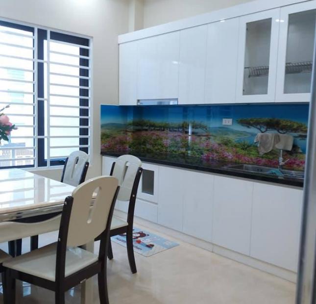 Vỡ nợ, Bán gấp Mặt Phố Duy Tân, Cầu Giấy: 60m2, mặt tiền 12m, 5 tầng. Vị trí đắc địa, lô góc, kinh doanh tuyệt.