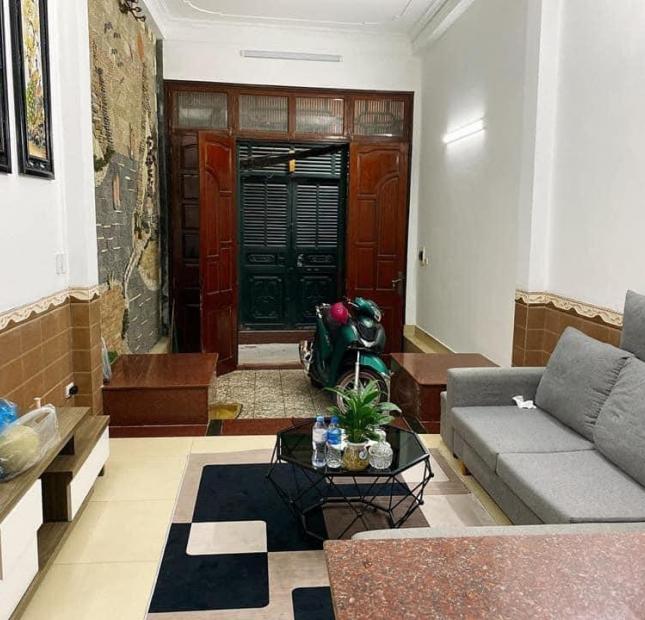 Chỉ 3.5 tỷ nhà Ngã Tư Sở 42m2 4T ô tô cách 20m an sinh 098.345.8219