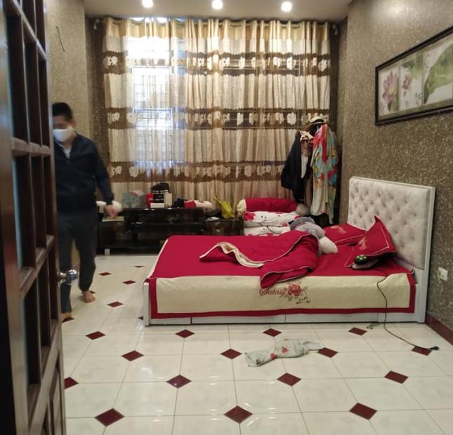 CỰC HÓT!!! Đầu phố Thái Hà, 25m2 - 5 tầng - Nhà đẹp!!! 2,4 tỷ. 