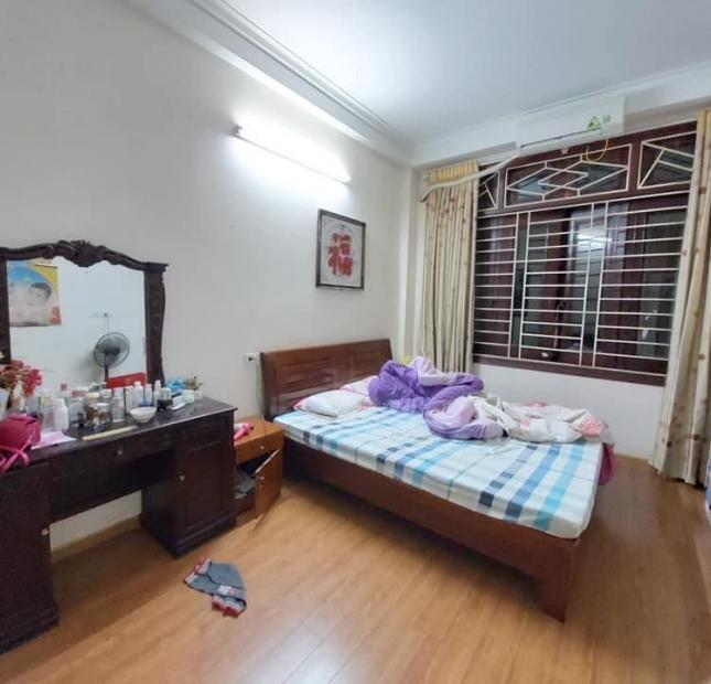 Bán gấp nhà Minh Khai, nhà mới, ngõ thông 45m 4T 4 tỷ.