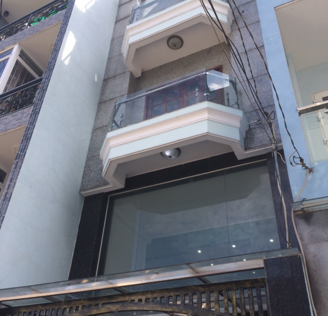 Kẹt tiền, bán gấp nhà mới 3 lầu full nội thất cao nhà mặt tiền đường Nguyễn Hồng Đào, P14, Tân Bình cần bán (70m2), chỉ 14.8 tỷ