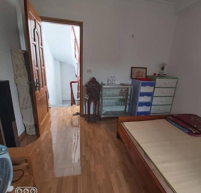 3.5 tỷ nhà Ngã Tư Sở 55m2 5T ở ngay 80m ra phố 098.345.8219
