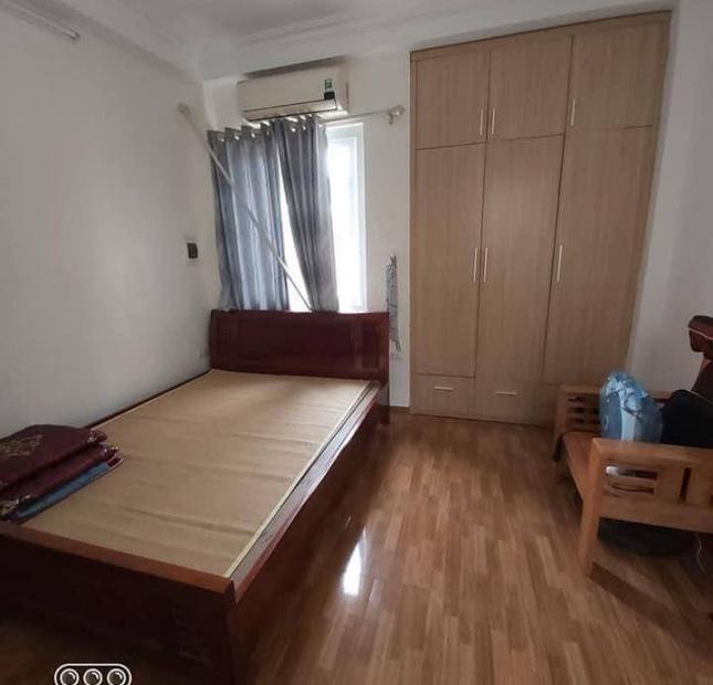 3.5 tỷ nhà Ngã Tư Sở 55m2 5T ở ngay 80m ra phố 098.345.8219