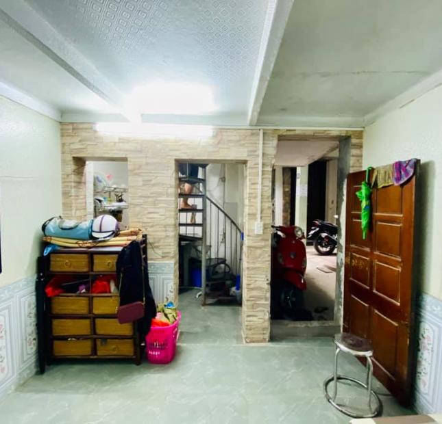             Bạch Mai sổ đỏ riêng, 4 tầng, 18m2, ngõ đẹp 1 tỷ 4