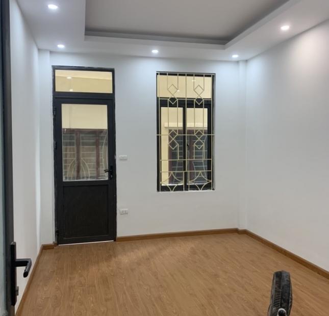 Bán nhà Minh Khai, Kim Ngưu. Nhà đẹp ở luôn, ngõ thông, rộng. 35m 4T 2.8 tỷ