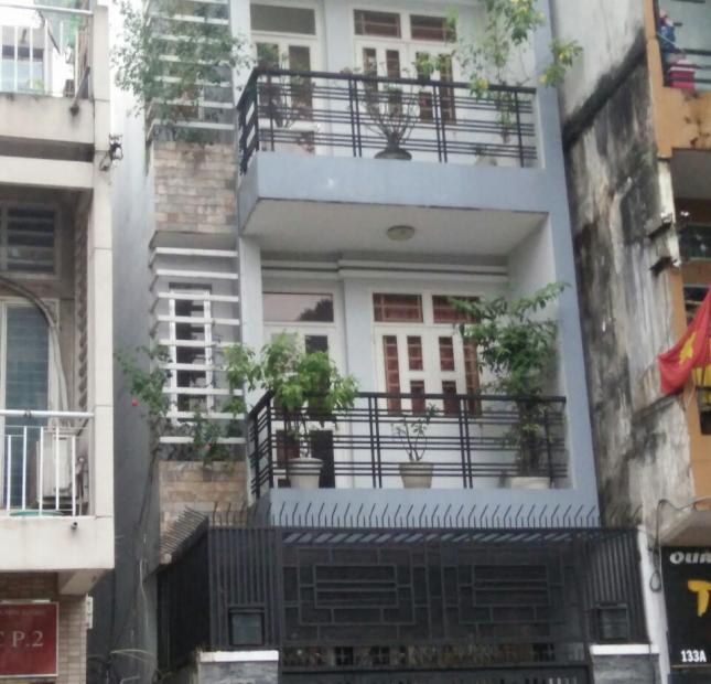 Cần tiền bán gấp nhà mặt tiền Trần Bình Trọng Q5, dt 45m2 x 5 tầng giá 13,5 tỷ