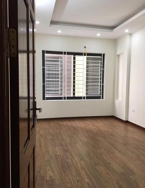Bán  nhà đã hoàn thiện về ở luôn 5 tầng *33m2 về ở ngay phố Phan ĐÌnh Giót, gần đường Quang Trung, giá 2.1 tỷ : 0389809988