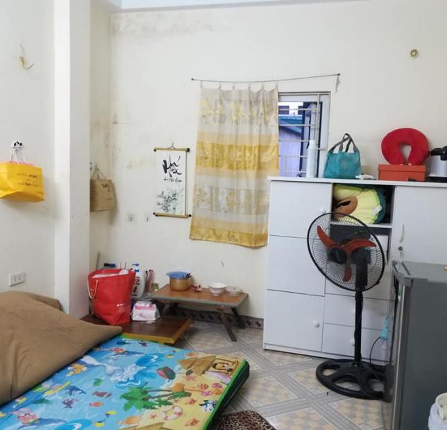        Nhà hiếm 5 tầng Lĩnh Nam, vài bước ra ôtô chỉ 1 tỷ 2