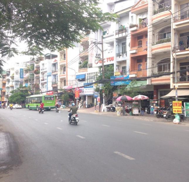 Bán nhà mặt tiền Bùi Hữu Nghĩa, P. 5, Q. 5 DT: 5x20m, trệt 3 lầu nở hậu 
