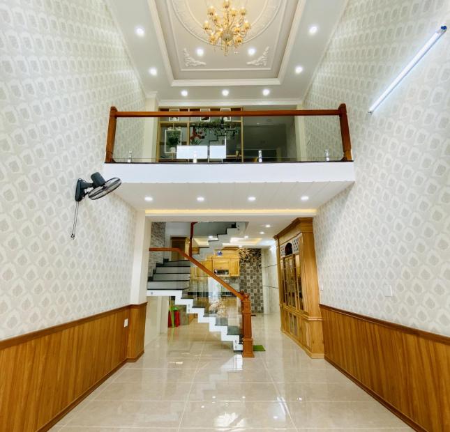 Bán nhà hẻm 6m đường Trường Chinh, P.14, Tân Bình. Nhà 3 lầu mới nội thất cao cấp giá chỉ 8.3 tỷ 