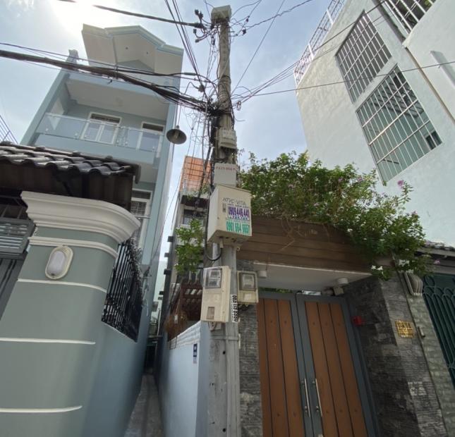 Bán nhà đẹp vào ở ngay, có HĐ thuê 20tr/tháng đường Nguyễn Hồng Đào, DT: 4.5 x 17m, giá: 8.4 tỷ