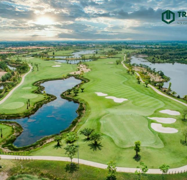 Biệt thự nằm trong lòng sân Golf West Lakes Golf & Villas phía Tây Sài Gòn