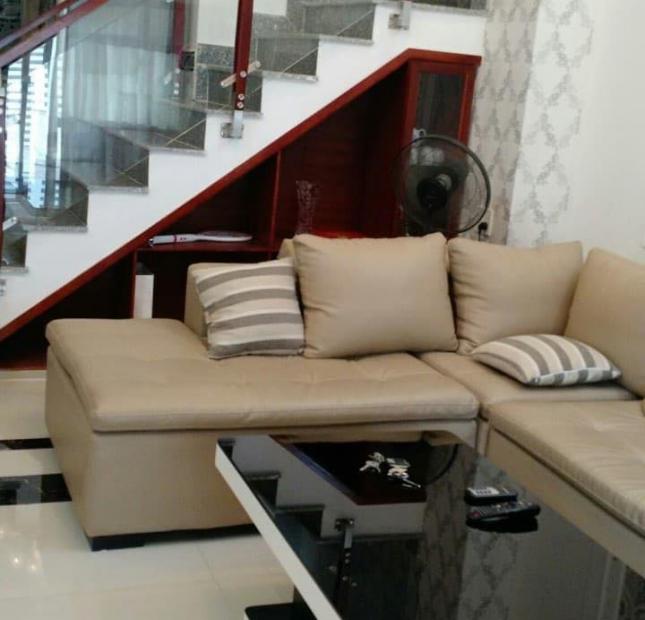 Cực HOT nhà Nguyễn Tri Phương, Quận 10, chỉ 4 tỷ cho 45m2, 3PN. LH 0828114424