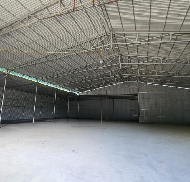 Cần cho thuê 600m2 kho xưởng tại đường Lê Trọng Tấn , Hà Đông , phù hợp mọi mô hình .