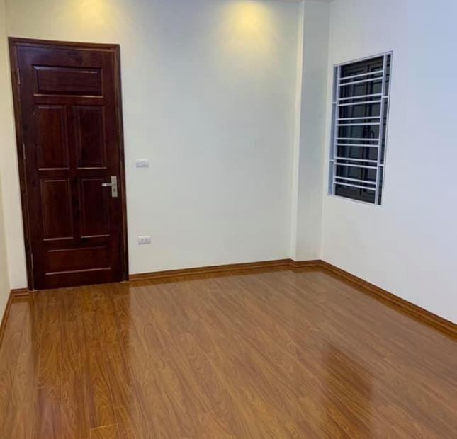 Nhà Trương Định, 30m2, 5 tầng, xây mới, kinh doanh,gần phố, 3.3 tỷ