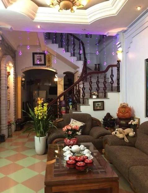 Bán Nhà Trần Cung- Phân Lô, Oto Vào Nhà, 40m2 x 5 Tầng 4.6 tỷ LH: 094 985 9830.