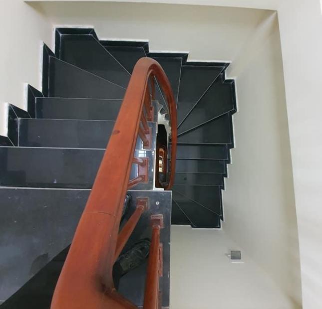 Siêu hiếm Minh Khai. Lô góc nhà mới ở luôn 5T 32m 2.65 tỷ.